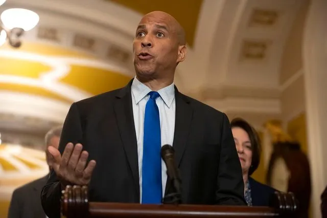 Cory booker 640x426